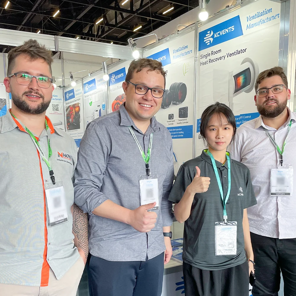 Vertragsunterzeichnung am KCVENTS-Messestand Febrava 2023